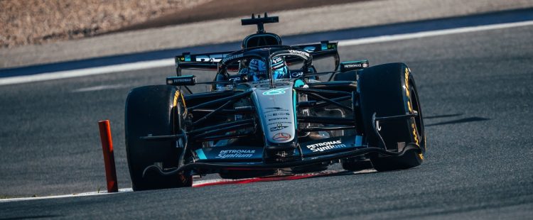 Russell domina, Colapinto con problemas